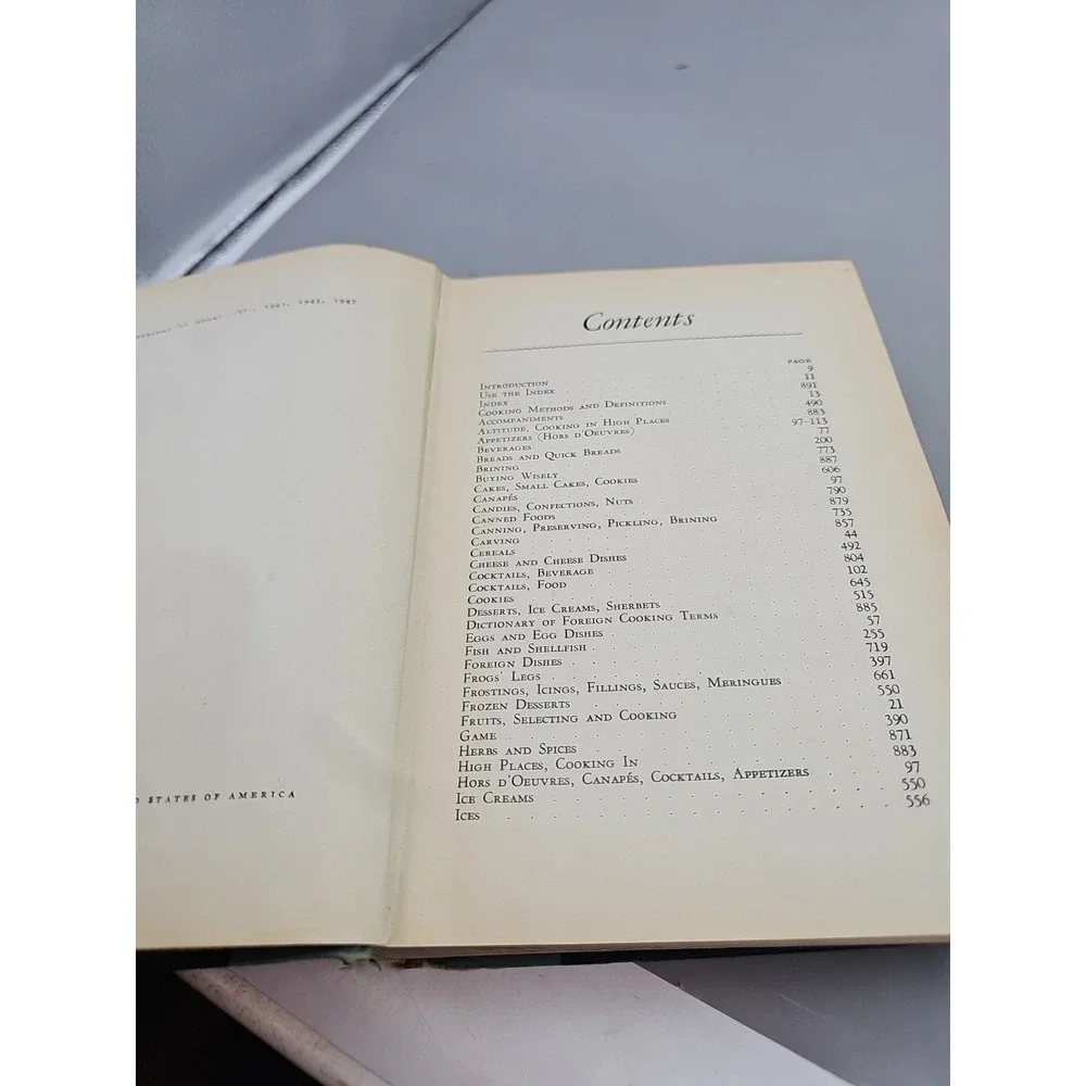The Lily Wallace New‎ American Cook Book - Hardcover 1947